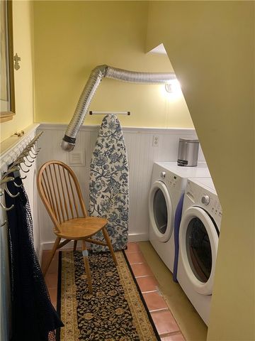 98 John Street, Newport, RI 02840