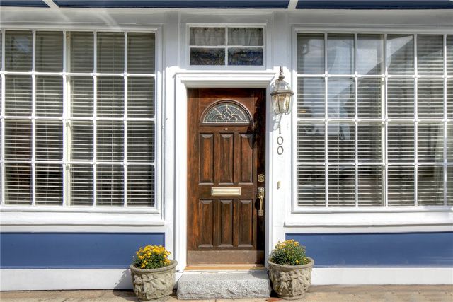 98 John Street, Newport, RI 02840