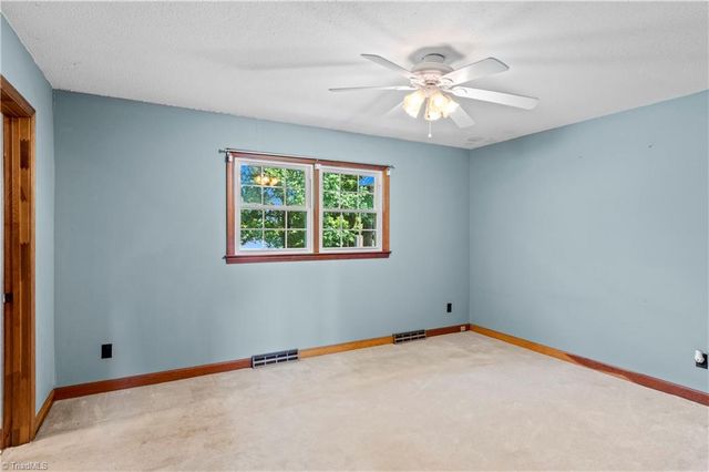 111 Earnhart Road, Pinnacle, NC 27043