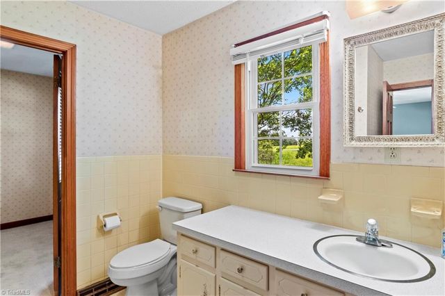 111 Earnhart Road, Pinnacle, NC 27043