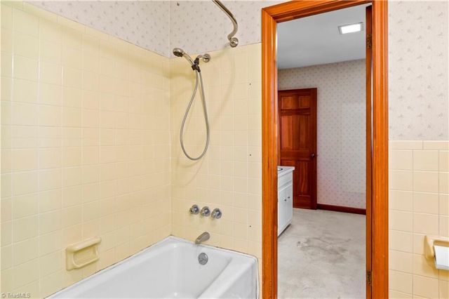 111 Earnhart Road, Pinnacle, NC 27043