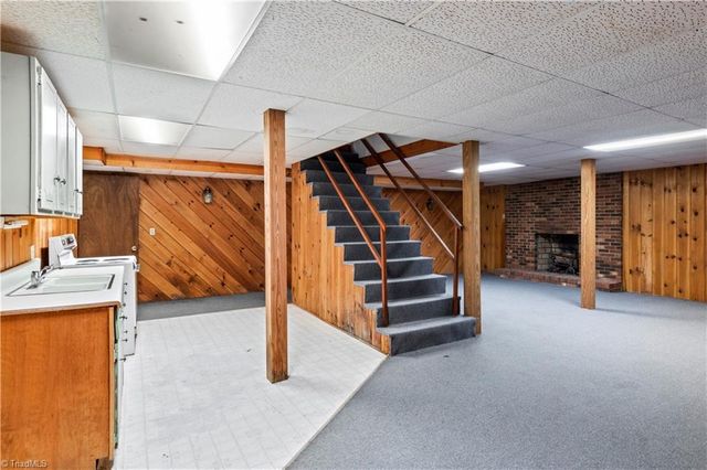 111 Earnhart Road, Pinnacle, NC 27043
