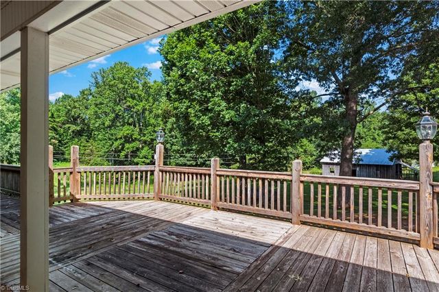 111 Earnhart Road, Pinnacle, NC 27043