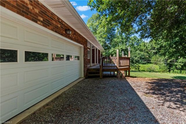 111 Earnhart Road, Pinnacle, NC 27043