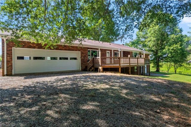 111 Earnhart Road, Pinnacle, NC 27043