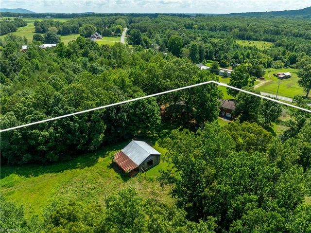 111 Earnhart Road, Pinnacle, NC 27043