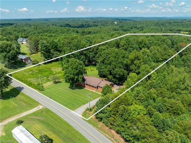 111 Earnhart Road, Pinnacle, NC 27043