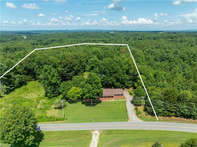 111 Earnhart Road, Pinnacle, NC 27043