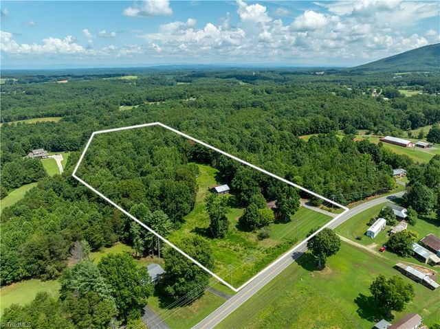 111 Earnhart Road, Pinnacle, NC 27043