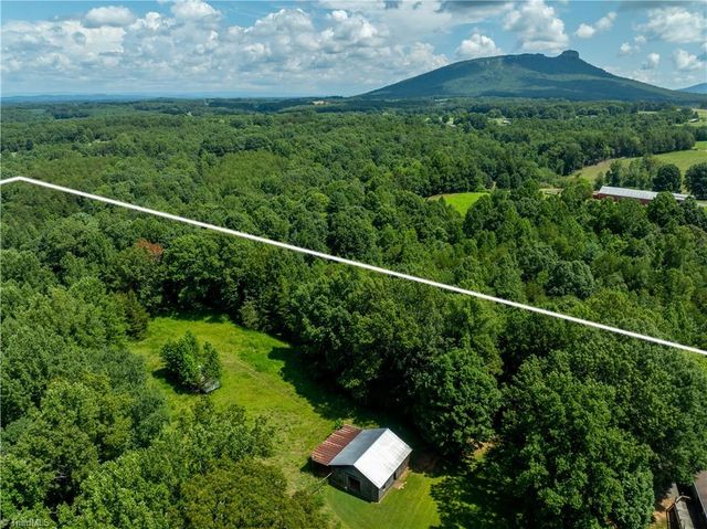 111 Earnhart Road, Pinnacle, NC 27043