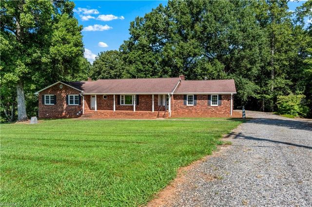 111 Earnhart Road, Pinnacle, NC 27043
