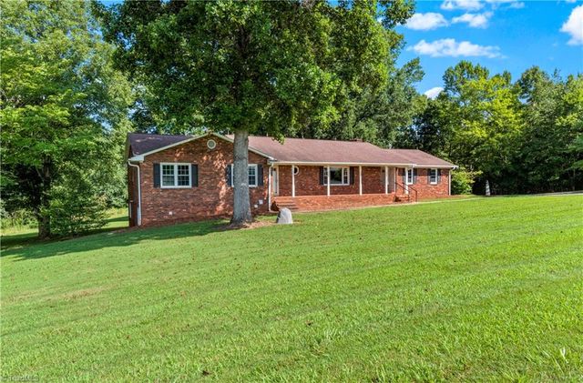 111 Earnhart Road, Pinnacle, NC 27043