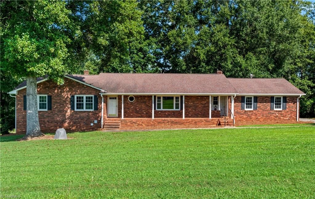 111 Earnhart Road, Pinnacle, NC 27043