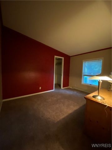 5862 Lakeview Terrace, Hamburg, NY 14085