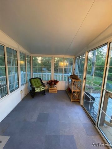 5862 Lakeview Terrace, Hamburg, NY 14085