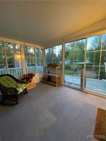 5862 Lakeview Terrace, Hamburg, NY 14085