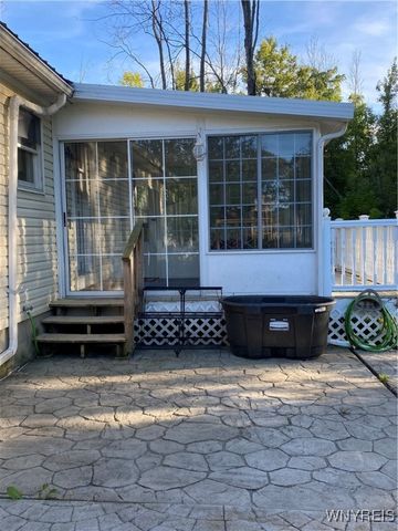 5862 Lakeview Terrace, Hamburg, NY 14085