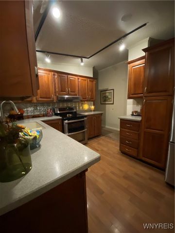 5862 Lakeview Terrace, Hamburg, NY 14085