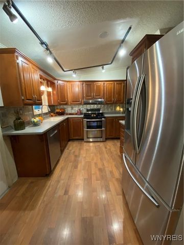 5862 Lakeview Terrace, Hamburg, NY 14085