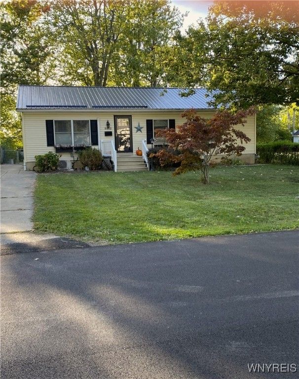 5862 Lakeview Terrace, Hamburg, NY 14085