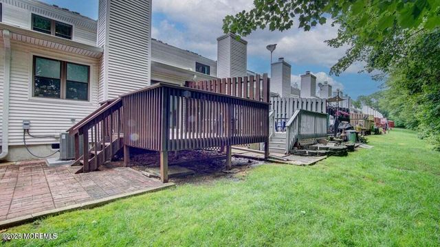 57 Chestnut Way, Manalapan, NJ 07726