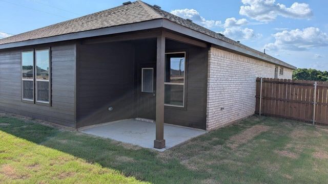 933 BOLL WEEVIL Drive, Cleburne, TX 76031