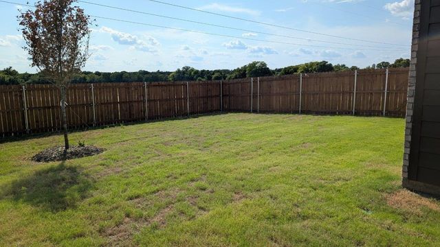 933 BOLL WEEVIL Drive, Cleburne, TX 76031