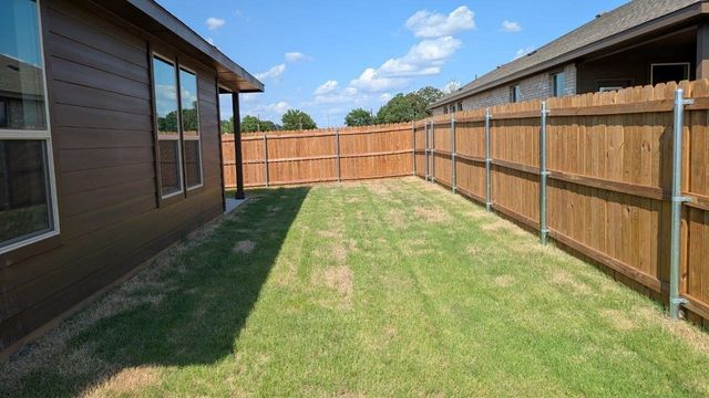 933 BOLL WEEVIL Drive, Cleburne, TX 76031