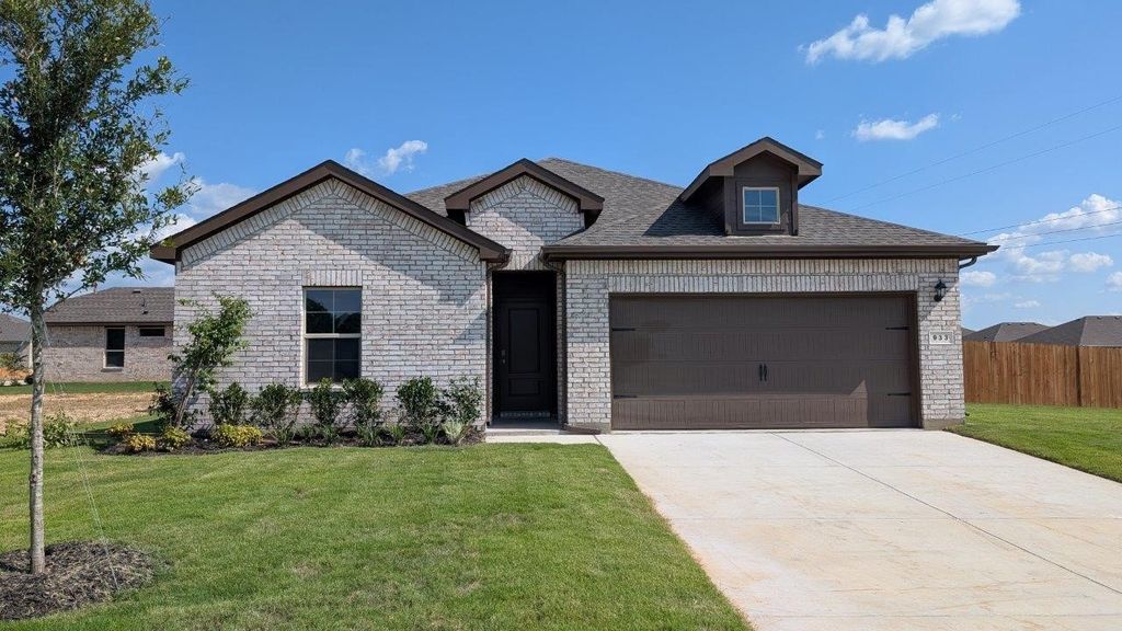 933 BOLL WEEVIL Drive, Cleburne, TX 76031
