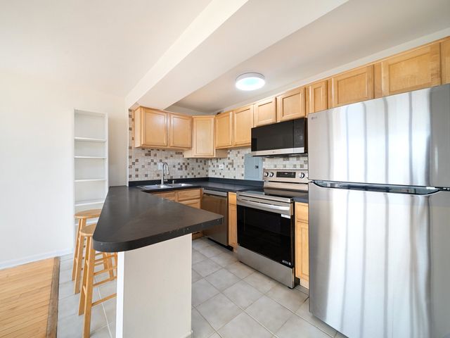 6030 N Sheridan Road 505, Chicago, IL 60660