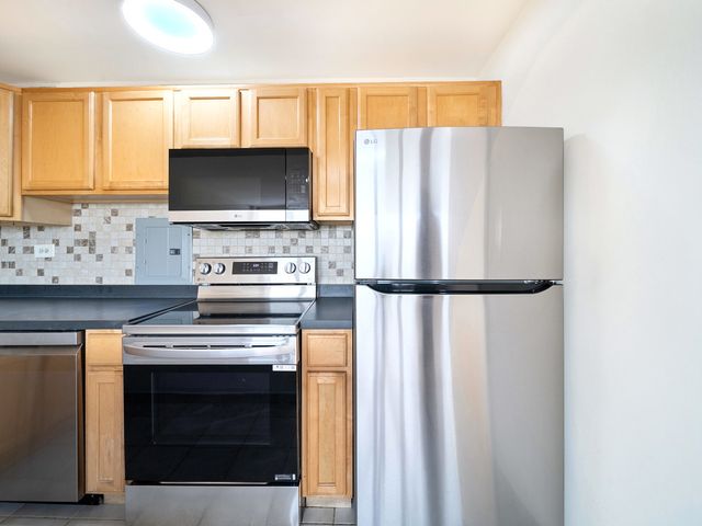 6030 N Sheridan Road 505, Chicago, IL 60660