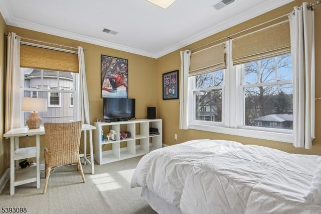 395 Meadowbrook Ln, South Orange Village Twp., NJ 07079