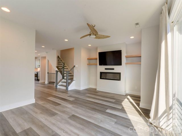 606 W End Drive, Charlotte, NC 28208