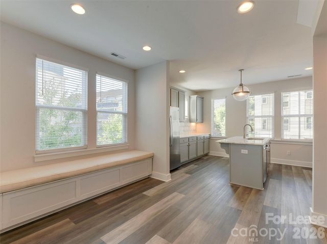 606 W End Drive, Charlotte, NC 28208