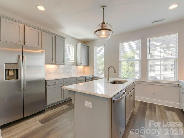 606 W End Drive, Charlotte, NC 28208