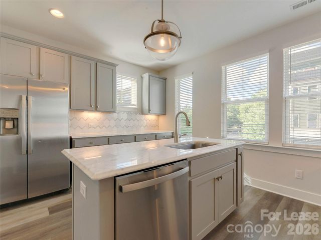 606 W End Drive, Charlotte, NC 28208