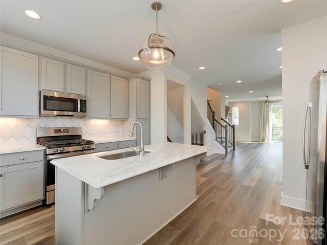 606 W End Drive, Charlotte, NC 28208