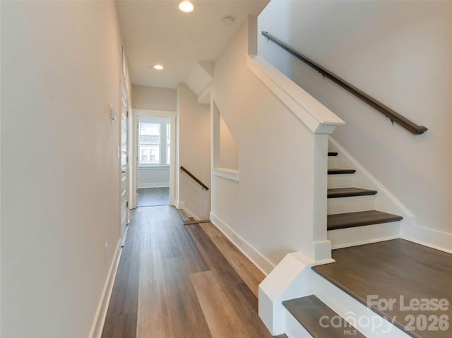 606 W End Drive, Charlotte, NC 28208