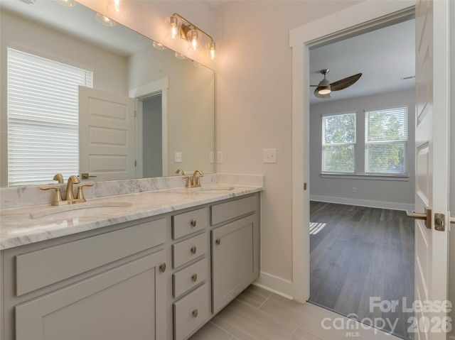 606 W End Drive, Charlotte, NC 28208