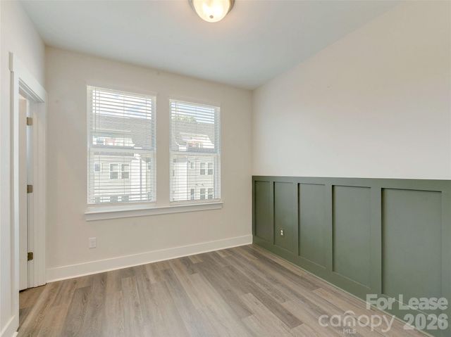 606 W End Drive, Charlotte, NC 28208