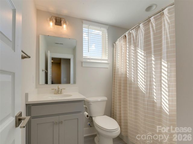 606 W End Drive, Charlotte, NC 28208