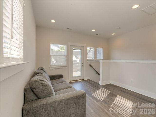 606 W End Drive, Charlotte, NC 28208