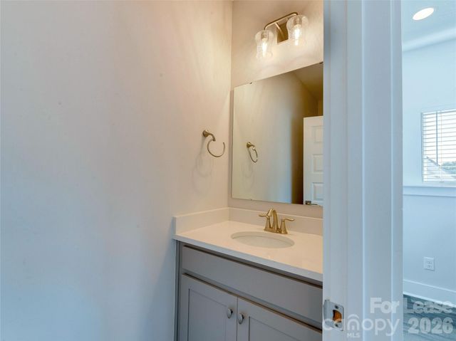 606 W End Drive, Charlotte, NC 28208