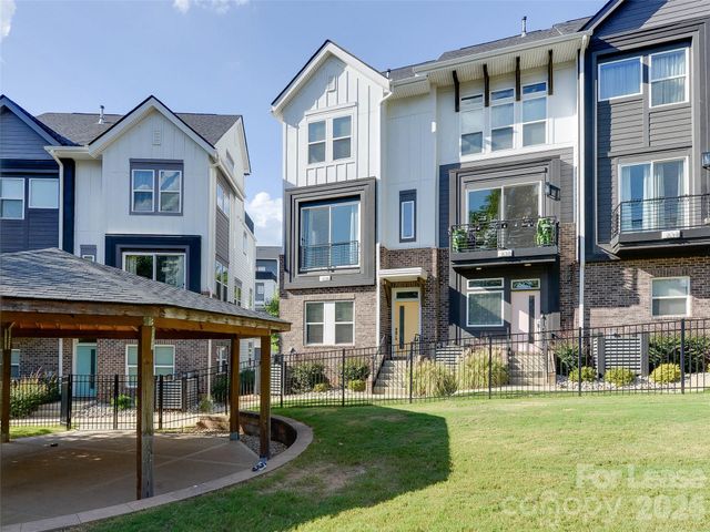 606 W End Drive, Charlotte, NC 28208