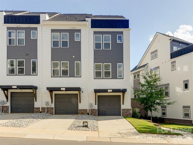 606 W End Drive, Charlotte, NC 28208
