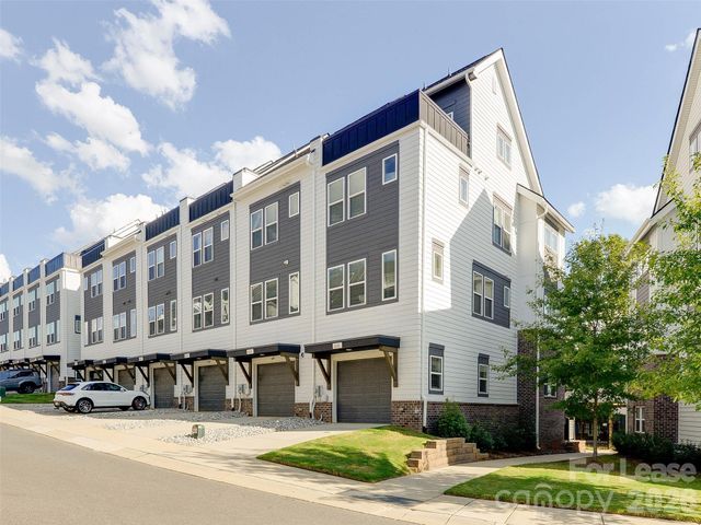 606 W End Drive, Charlotte, NC 28208