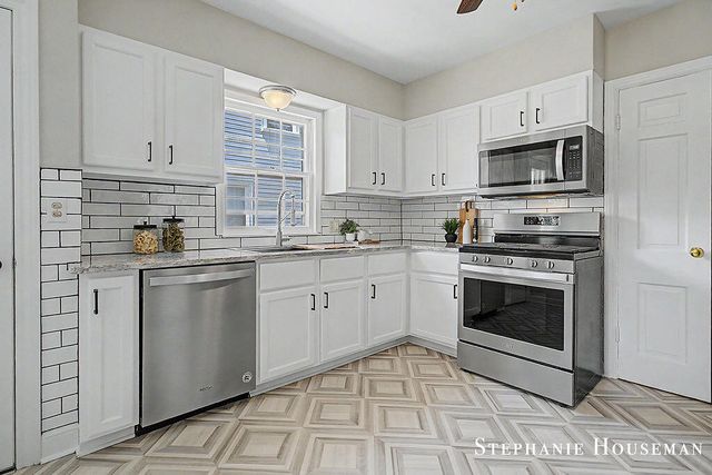 933 Mayhew Wood Drive SE, Grand Rapids, MI 49507