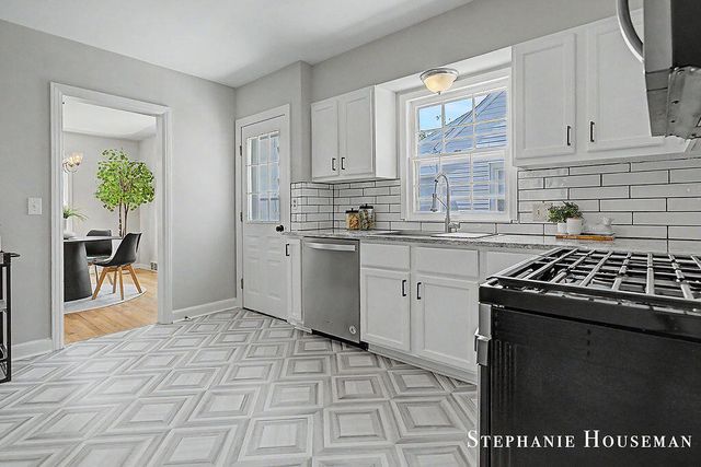 933 Mayhew Wood Drive SE, Grand Rapids, MI 49507