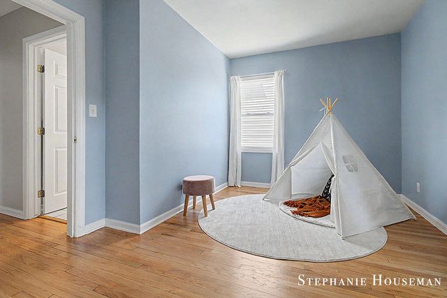 933 Mayhew Wood Drive SE, Grand Rapids, MI 49507