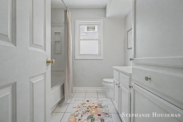 933 Mayhew Wood Drive SE, Grand Rapids, MI 49507